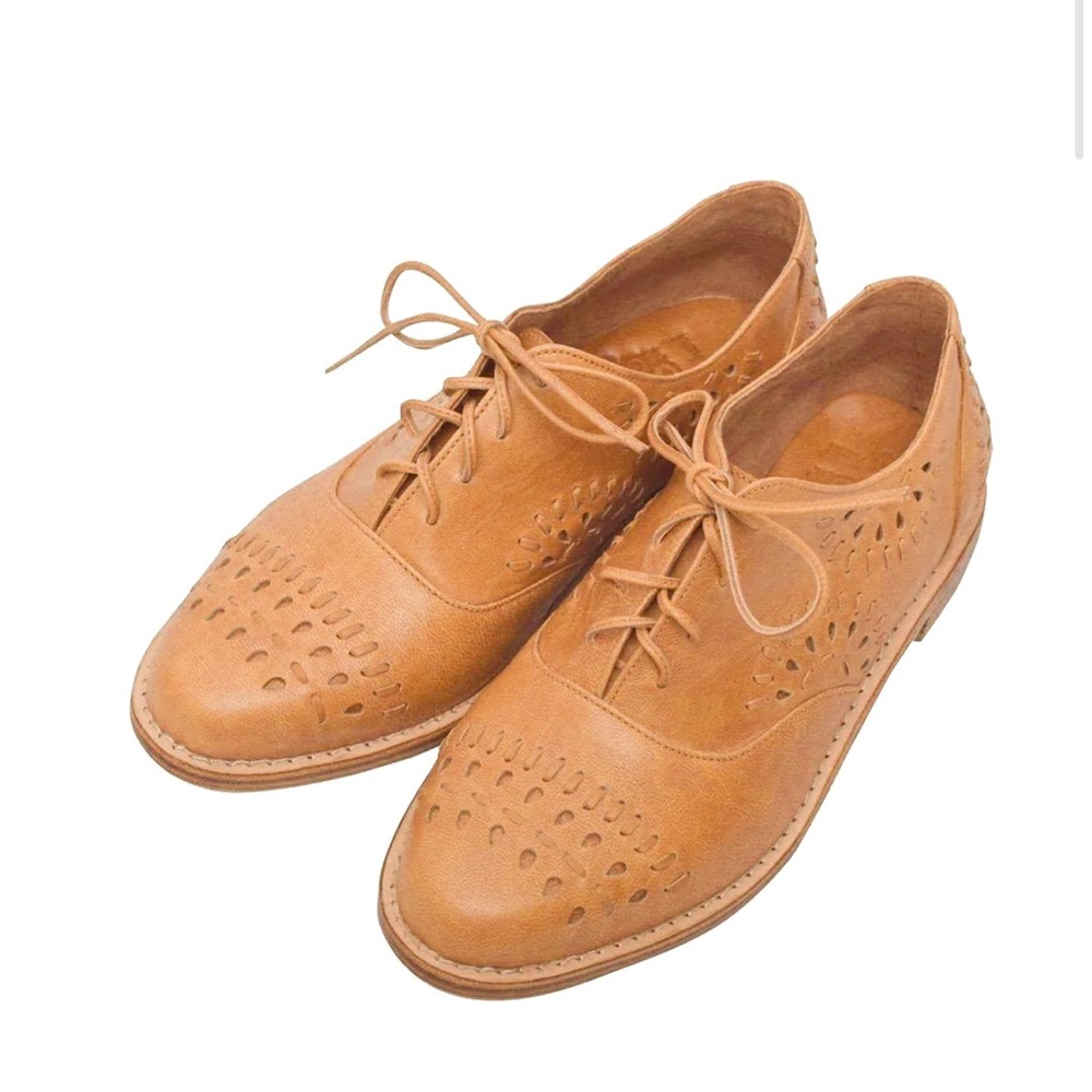 Bali Elf Heartbreak laser cut leather oxfords